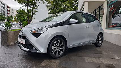 TOYOTA AYGO 1.0 X-PLAY PLUS